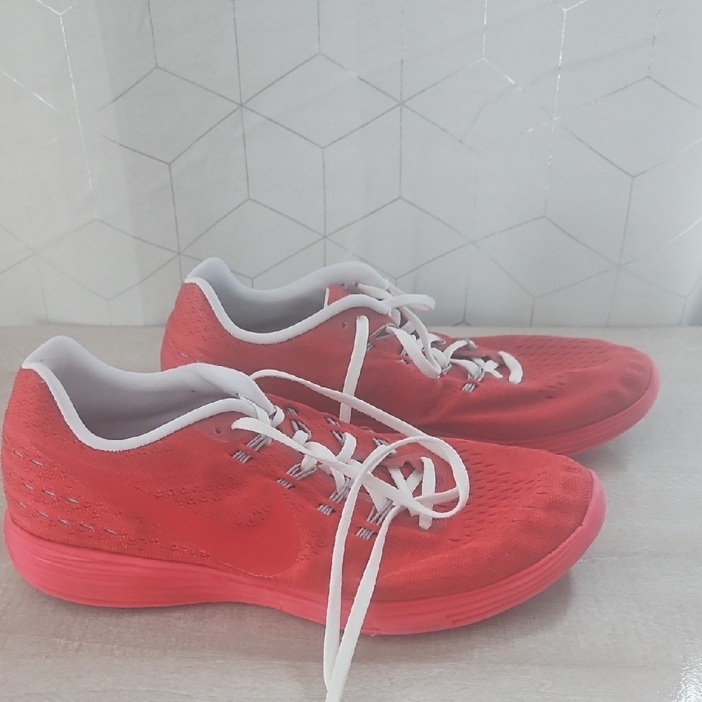 Nike Mens Vibrant Red Athletic Shoes